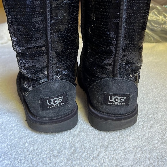 UGG Classic Short Sequin Boot - Picture 12 of 16